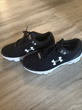 Under Armour  Charged Gemini